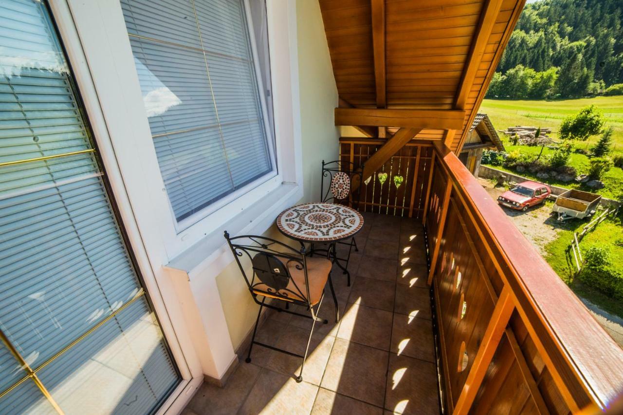 Gostisce Pri Dveh Petelinih Hotel Bled Exterior photo